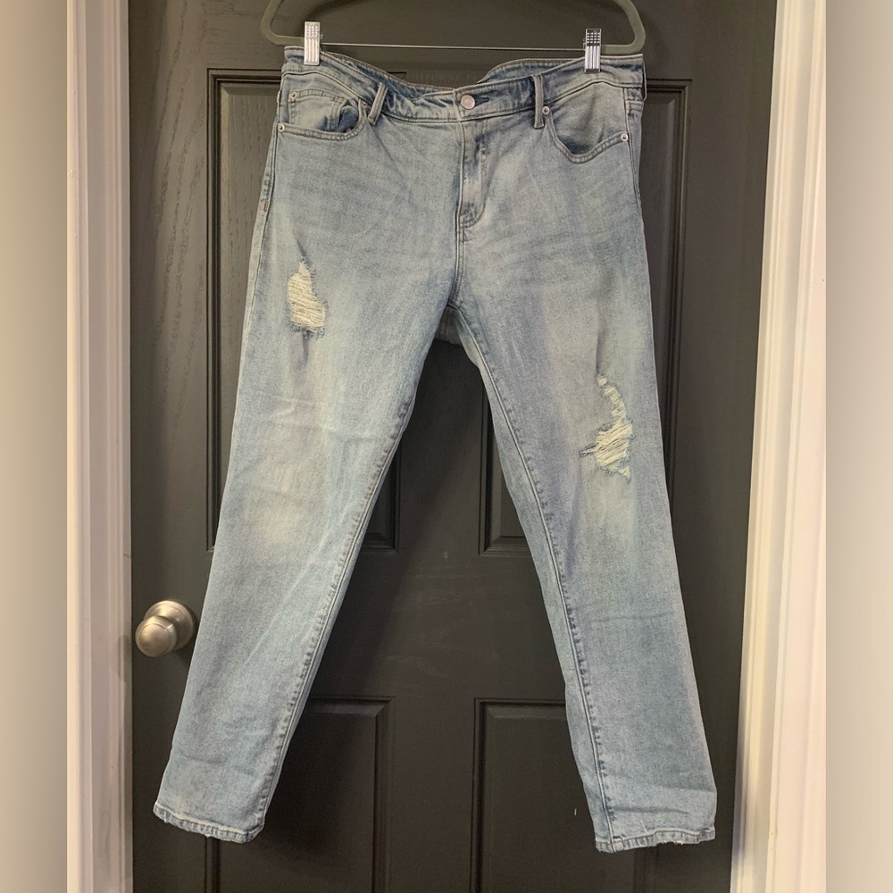 GAP jeans skinny girlfriend size 32 light wash destressed
